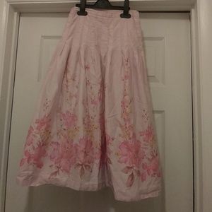 Bandolino Floral a line skirt